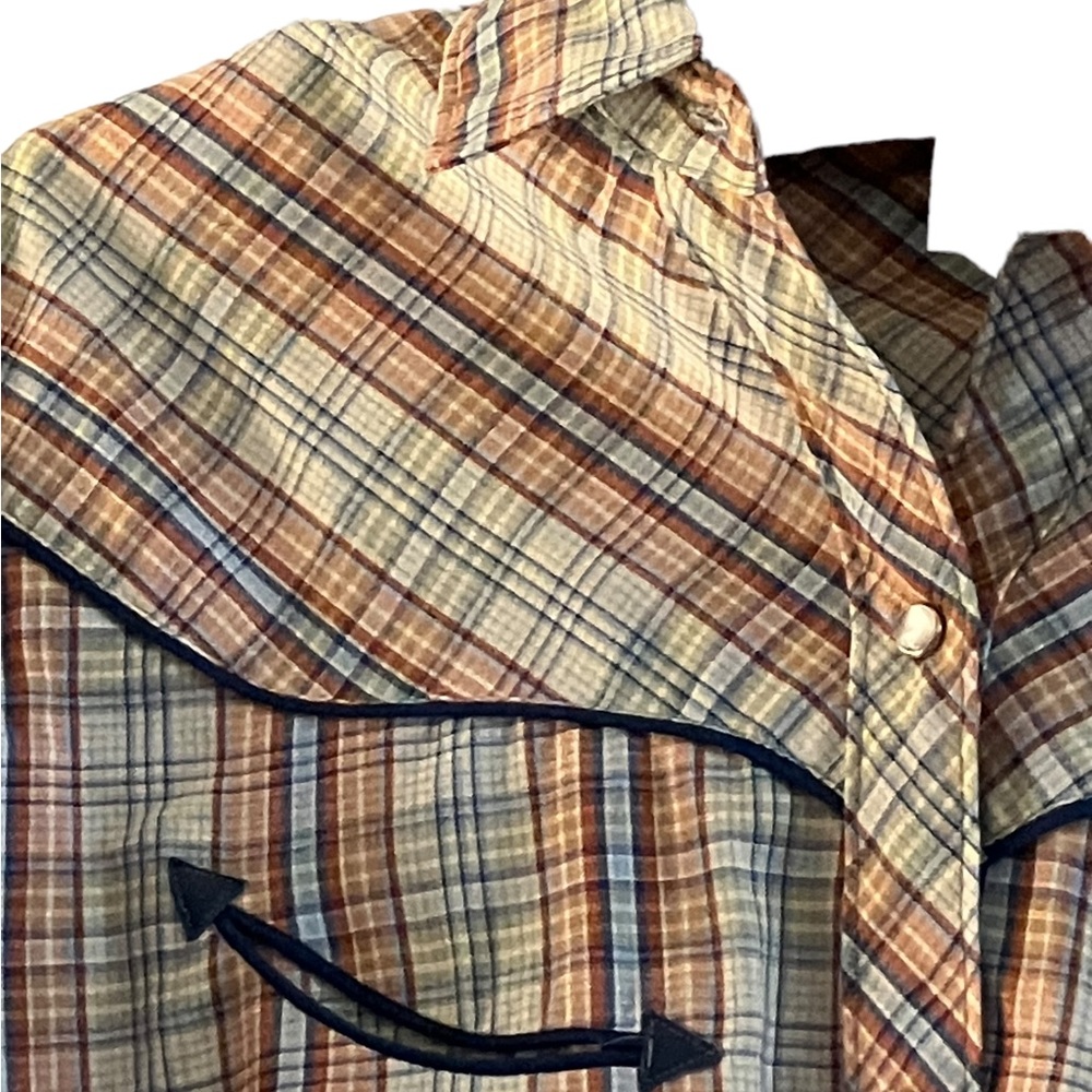 1970s Woman’s Vintage Western Blouse With blue piping